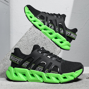Zapatillas Deportivas de Malla para Hombre, Diseño Transpirable con Estructura Lateral, Forma Geométrica Única, Color Naranja - Product Image 3