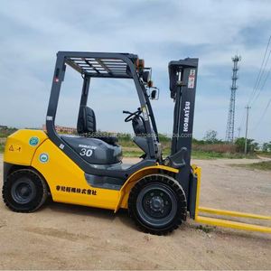 Montacargas Diésel Komatsu de Alto Rendimiento y Estabilidad, 3T 3000mm, Usado Directo de Fábrica, Bajo Costo, Rendimiento Estable - Product Image 2