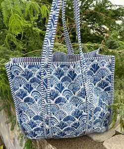 Bolso Tote Acolchado de Algodón con Estampado de Bloques, Estilo de Vida Ecológico y Sostenible, Bolso de Hombro para Viajes y Compras - Product Image 5