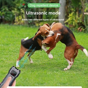 Wiederaufladbares IP67-zertifiziertes Ultraschall-Hundebellkontrollgerät 10-20 Stunden Akkulaufzeit Intelligente Lösung zur Bellhemmung und Erziehung - Product Image 2