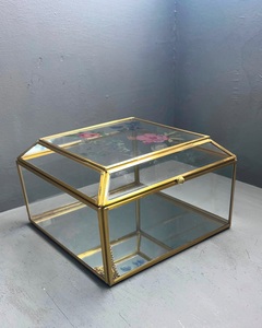 Boîte à bijoux décorative en laiton et verre/miroir utilisée pour la présentation et le rangement de bijoux Fournisseur d'Inde - Product Image 3