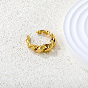 แหวนแฟชั่น สแตนเลสสตีล 18k ดีไซน์เรขาคณิตไม่สมมาตร ประดับเพชรแบบไมโครเพฟ สำหรับทุกเพศ เหมาะสำหรับงานปาร์ตี้ - Product Image 4