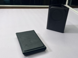 Portafoglio in Silicone Tri-Fold MagSafe con Supporto, Navigazione GPS LBS, Funzione per Bambini, Ricarica Wireless, Resistente all'Acqua IPX5, Telecomando - Product Image 5