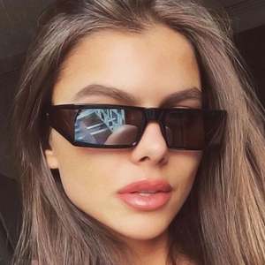 Vente en gros de lunettes de soleil rectangulaires pour hommes, mode personnalisée, UV400, lunettes de soleil carrées punk colorées pour femmes - Product Image 3