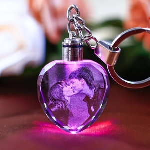 Llavero de Cristal en Forma de Corazón al por Mayor de Fábrica, Diseño de Logotipo Personalizado, Llaveros de Cristal K9 - Product Image 1
