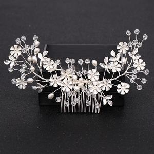 Vente en Gros d'Usine : Accessoires de <span class=keywords><strong>Cheveux</strong></span> de Mariage Argentés en Perles et Cristaux pour <span class=keywords><strong>Mariée</strong></span>, Peignes à Fleurs et Parures de Tête pour Femme - Product Image 6
