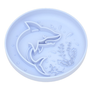 Nouveau <span class=keywords><strong>bol</strong></span> de nourriture lente en silicone durable pour animaux de compagnie sans BPA avec ventouse <span class=keywords><strong>bol</strong></span> de nourriture lente en silicone en forme de requin rond pour chien et chat - Product Image 4