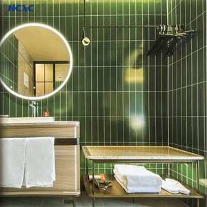 Panneau de sol SPC à clipser pour salle humide ; Aucun adhésif nécessaire pour une rénovation rapide de salle de bain en DIY - Product Image 1