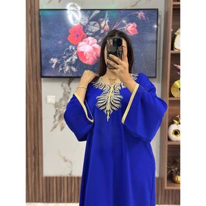ชุดเดรสคาฟทันผ้าเครปปักลายหรูหรา ไร้รอยต่อ คอวี ยาวถึงข้อเท้า แขนยาว ดีไซน์แขนเสื้อโดดเด่น พร้อมผ้าพันคอเข้าชุด - Product Image 2