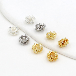 Cuentas espaciadoras de circonita con diseño de rosa de cuatro hojas, oro de 18K y plata, accesorios de joyería DIY, componentes florales para pulseras y collares - Product Image 4