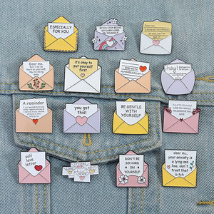 أحب نفسك دبوس التشجيع النص بروش تصميم المغلف المينا المجوهرات هدية للأصدقاء - Product Image 1