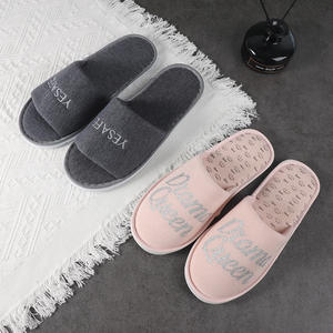 Tek kullanımlık bez % otel terlikleri iş seyahat ve ev için kolay taşıma konukseverlik odaları için prim olanakları kaynağı - Product Image 3