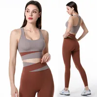2022 spor spor setleri kadın spor setleri benzersiz tasarım New York tasarımcı Racerback sutyen üst ve V şekli bel külot setleri