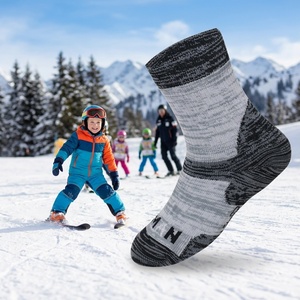 Chaussettes de randonnée imperméables à 3 couches respirantes et à séchage rapide pour enfants, pour les sports de plein air, la plage, les jeux aquatiques et le camping - Product Image 4