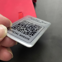 Plaque métallique en aluminium anodisé personnalisée gravée au laser de 2*2 pouces avec logo et code QR recuit