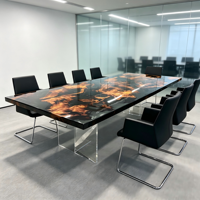 Table à manger de luxe en bois de teck ambré noir brillant avec résine époxy, pieds en acrylique transparent, table rivière pour villa et hôtel