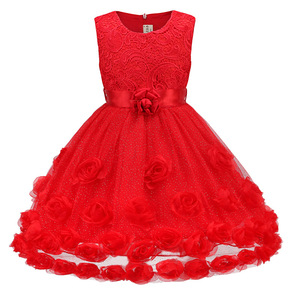 Robe de demoiselle d'honneur en dentelle, fabriquée en Chine, avec col rond et jupe bouffante - Product Image 1
