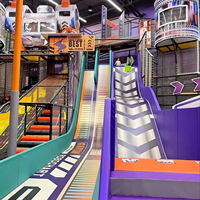 Installations de jeu de sport commerciales d'intérieur pour enfants Jeux interactifs Double diapositives en plastique Équipement de jeu d'escalade Méchant