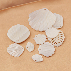 Pendientes Colgantes de Concha Natural de 34mm con Diseño de Pez Hueco Blanco, para Fabricación de Joyería, Venta al por Mayor - Product Image 2