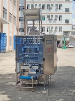 Machine d'emballage liquide à trois côtés scellés Continuons System 3 pour sauce tomate, shampoing, produits de soin de la peau, huile, etc.