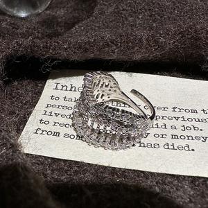 Bague en argent pur S925 avec incrustation de diamants creux, design simple, élégant, tempérament antique, style rétro tendance - Product Image 5