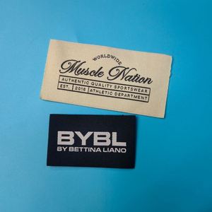 Étiquettes de vêtements tissées en polyester haute densité, logo personnalisé, étiquette de col, étiquettes pliées sur le côté, durables et écologiques - Product Image 3