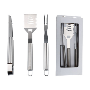 Ensemble d'<span class=keywords><strong>accessoires</strong></span> de barbecue robustes en acier inoxydable 3 pièces : spatule, pince et fourchette pour camping en extérieur - Product Image 1