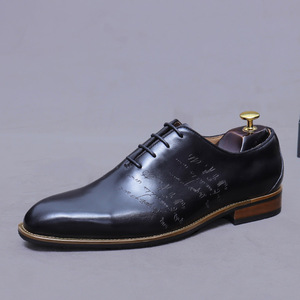 Zapatos de cuero retro de estilo formal de una sola pieza para hombre, de cuero genuino, hechos a mano, estilo británico, estilo Oxford informal. - Product Image 6