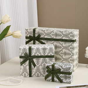 Retro Style Square Gift <b>Box</b> With Lid Green Pattern Valentine'S Day Skincare Perfume <b>Packaging</b> <b>Small</b> Size Cardboard <b>Box</b> - Product Image 1