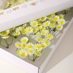 Ramo de Flores de Jabón con Aroma a Manzanilla, Estilo Pintura al Óleo, para el Día de San Valentín, Flores Artificiales Realistas y Eternas, Caja de Regalo para Fiestas - Product Image 2