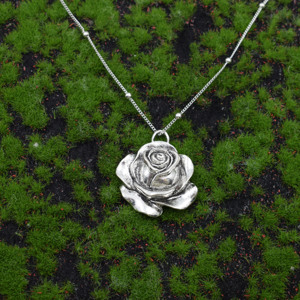 Collar con colgante <span class=keywords><strong>de</strong></span> Rosa romántico Vintage para <span class=keywords><strong>amigas</strong></span>, regalo <span class=keywords><strong>de</strong></span> aniversario <span class=keywords><strong>de</strong></span> boda - Product Image 3