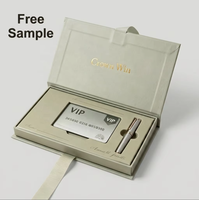 Boîte de papeterie magnétique gris clair de qualité supérieure avec logo en feuille d'or pour emballage cadeau de carte de crédit VIP et stylo