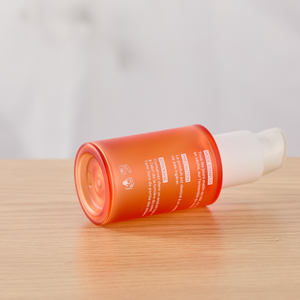 Botella de PETG Esmerilada de 30 ml, Libre de BPA, Color Personalizado, con Bomba de Presión, Pared Gruesa, Acabado Mate, Protección UV - Product Image 3