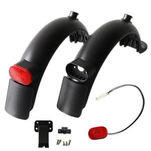 Garde-boue <span class=keywords><strong>arrière</strong></span> avec <span class=keywords><strong>feu</strong></span> stop pour trottinette électrique <span class=keywords><strong>Xiaomi</strong></span> <span class=keywords><strong>M365</strong></span> Pro2 / 1S Mi3, pièces de rechange - Product Image 1