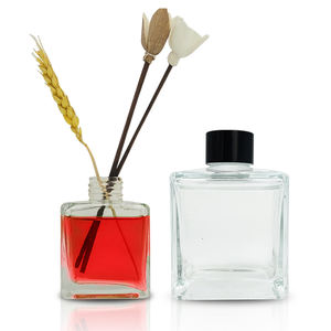 Meilleur Vente 50ml 100ml 150ml 200ml Carré Clair Verre Reed Diffuseur Bouteille avec Bouchon À Vis Noir - Product Image 3