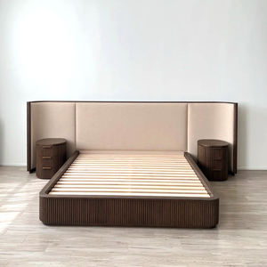 Byron Luxe Houten Kingsize Bedframe Verlengde Gestoffeerde Stof Oversized Hoofdeinde Amerikaanse Herenhuis Stijl Slaapkamermeubilair - Product Image 3