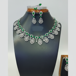 Conjunto de Collar con Diamantes Americanos, Plateado en Plata, Joyería Fina y Elegante - Product Image 2