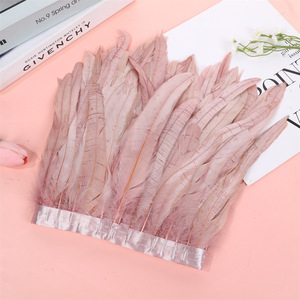 Venta al por mayor <span class=keywords><strong>de</strong></span> plumas <span class=keywords><strong>de</strong></span> 20-25 cm, cinta <span class=keywords><strong>de</strong></span> plumas, gallo <span class=keywords><strong>para</strong></span> escenario, chal, falda, accesorios <span class=keywords><strong>de</strong></span> decoración - Product Image 4