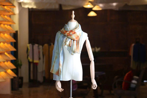 Écharpe d'hiver élégante, design jacquard, écharpe en soie et lin tissée, 70x180cm, impression à l'écran, qualité d'exportation pour femmes - Product Image 4