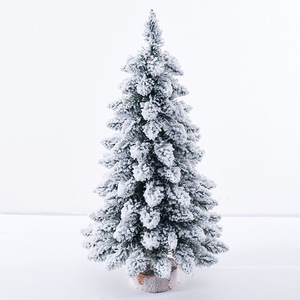 Vente en gros de mini sapins de Noël artificiels floqués petits sapins de Noël en PVC pour la décoration de Noël et de la maison - Product Image 3