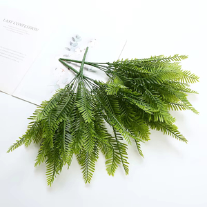 Ramo di foglie di felce persiana finta verde, foglie di felce finte realistiche a lunga durata per decorazioni murali e arredamento domestico - Product Image 1