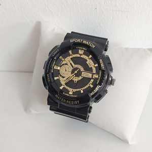 Montre connectée tendance noire et or, montre électronique de mode, montre de sport d'extérieur étanche pour hommes - Product Image 1