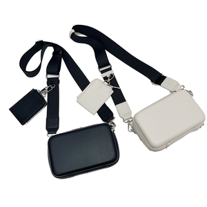 Bolso Mensajero de Piel Sintética PU Impermeable, Unisex, de Lujo, Moderno, Cuadrado, con Cierre de Cremallera, para Invierno, Otoño y Primavera - Product Image 1