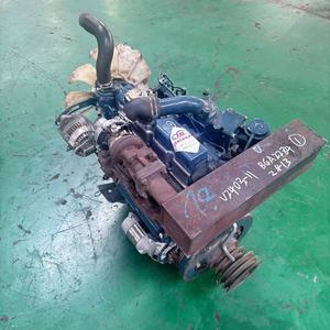 Ensemble moteur diesel Kubota V2403 d'occasion, 4 cylindres, turbocompressé, pour remplacement et réparation - Product Image 2