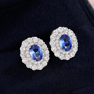 Orecchini a Perno E3091 con Gemma Blu, Taglio Ovale, Montatura a Griffe, Gioielli Classici da Donna - Product Image 4