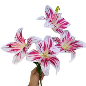 Fiori di Giglio in Seta Decorativi di Alta Qualità, 1 Fiore e 2 Boccioli, per Matrimoni, Festival all'Aperto, Esposizioni Commerciali - Product Image 5