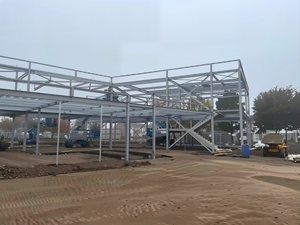 Bâtiment de bureaux en structure métallique |   Atelier d'usine |   Poutres en bois <span class=keywords><strong>lamellé</strong></span>-<span class=keywords><strong>collé</strong></span> installées sur un cadre en acier - Product Image 2