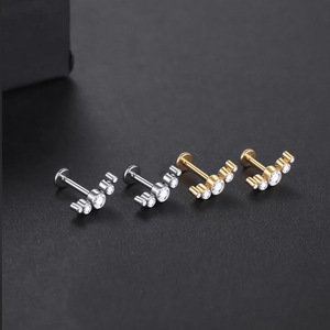 Boucles d'oreilles en titane F136 en forme de coeur Zircon dent intérieure lèvre filetée 1.2mm G23 alliage de titane plat fond oreille os <span class=keywords><strong>clou</strong></span> - Product Image 3