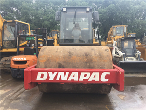Rodillo vibratorio de un solo tambor Dynapac CA602D de alta resistencia, 19 toneladas, motor Cummins, perfecto para compactación de tierra y rocas en carreteras. - Product Image 3