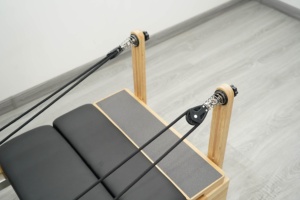 Reformer Pilates Commercial Compact en Bois pour Studio et Usage Domestique – Équipement de Fitness pour Gym – Vente Directe Usine - Product Image 4